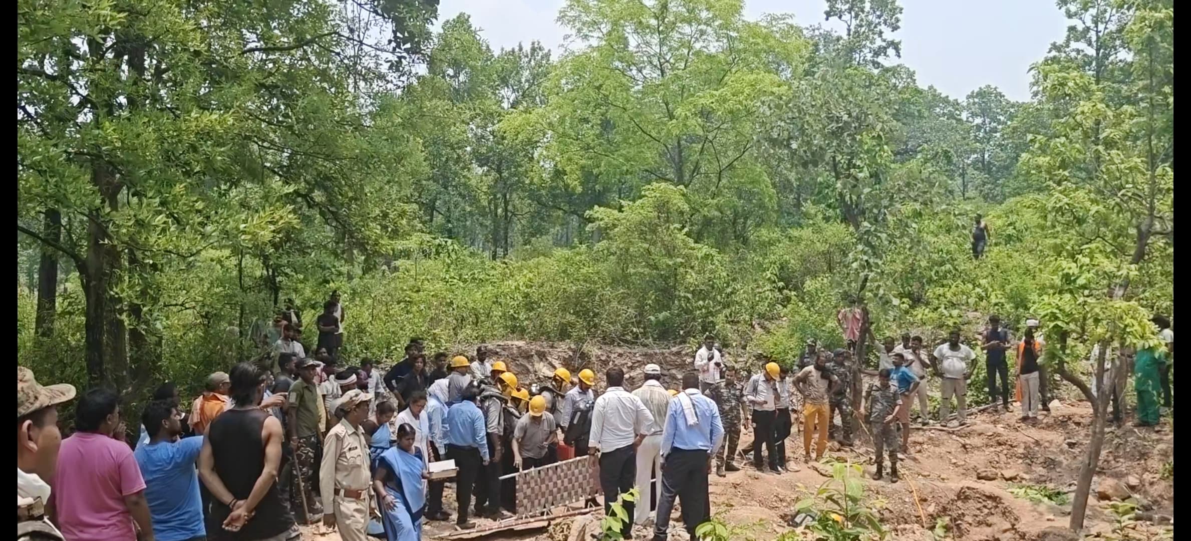 रामगढ़ में सीसीएल के अरगड्डा प्रक्षेत्र में अवैध कोयला खदान में दम घुटने से चार मजदूरों की मौत - header image