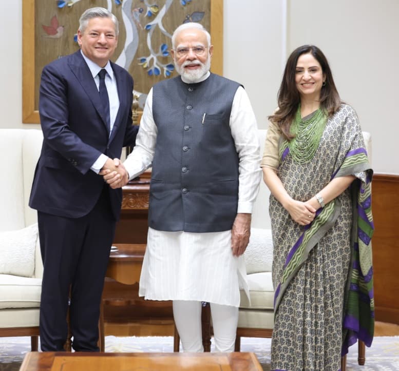 प्रधानमंत्री नरेन्द्र मोदी से मिले नेटफ्लिक्स के को-सीईओ टेड सारंडोस, मनोरंजन क्षेत्र की संभावनाओं पर की चर्चा - header image