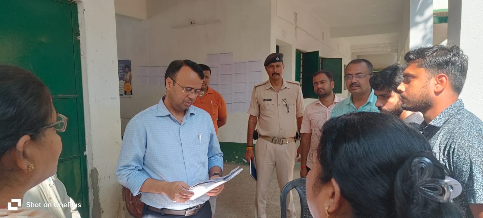मतदाता सूची विशेष गहन पुनरीक्षण कार्यक्रम के तहत मतदान केंद्रों पर विशेष शिविर आयोजित - header image